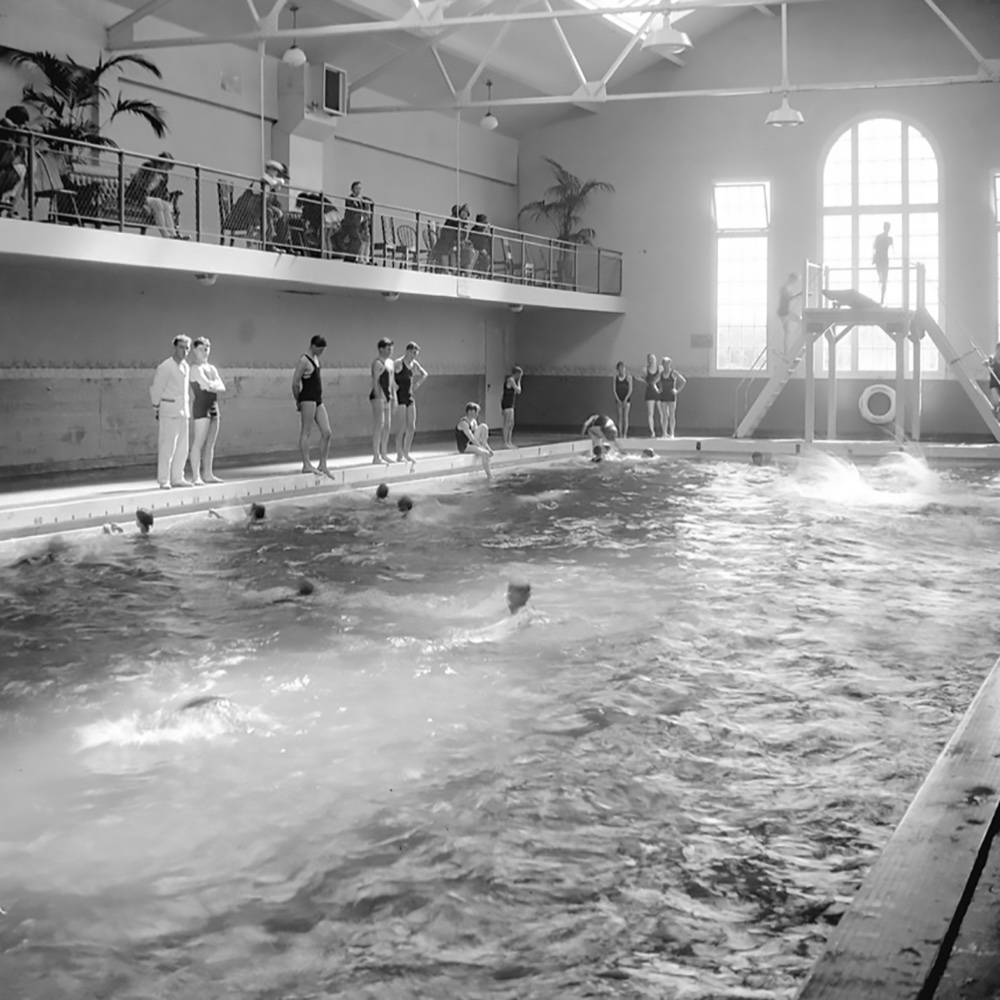 HOF_Home_Crystal-pool
